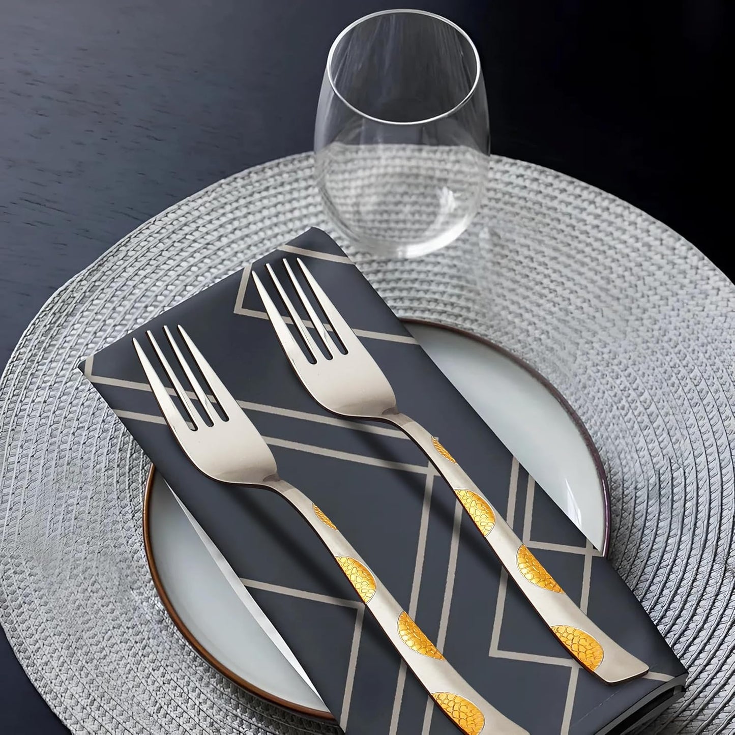 6-Piece Stainless Steel 24K Gold Forks Set, 16 cm | Premium Luxury Dining Cutlery, Moonpress Design, Ideal Gift for Home & Kitchen6PPMNPGOLDBF1 3