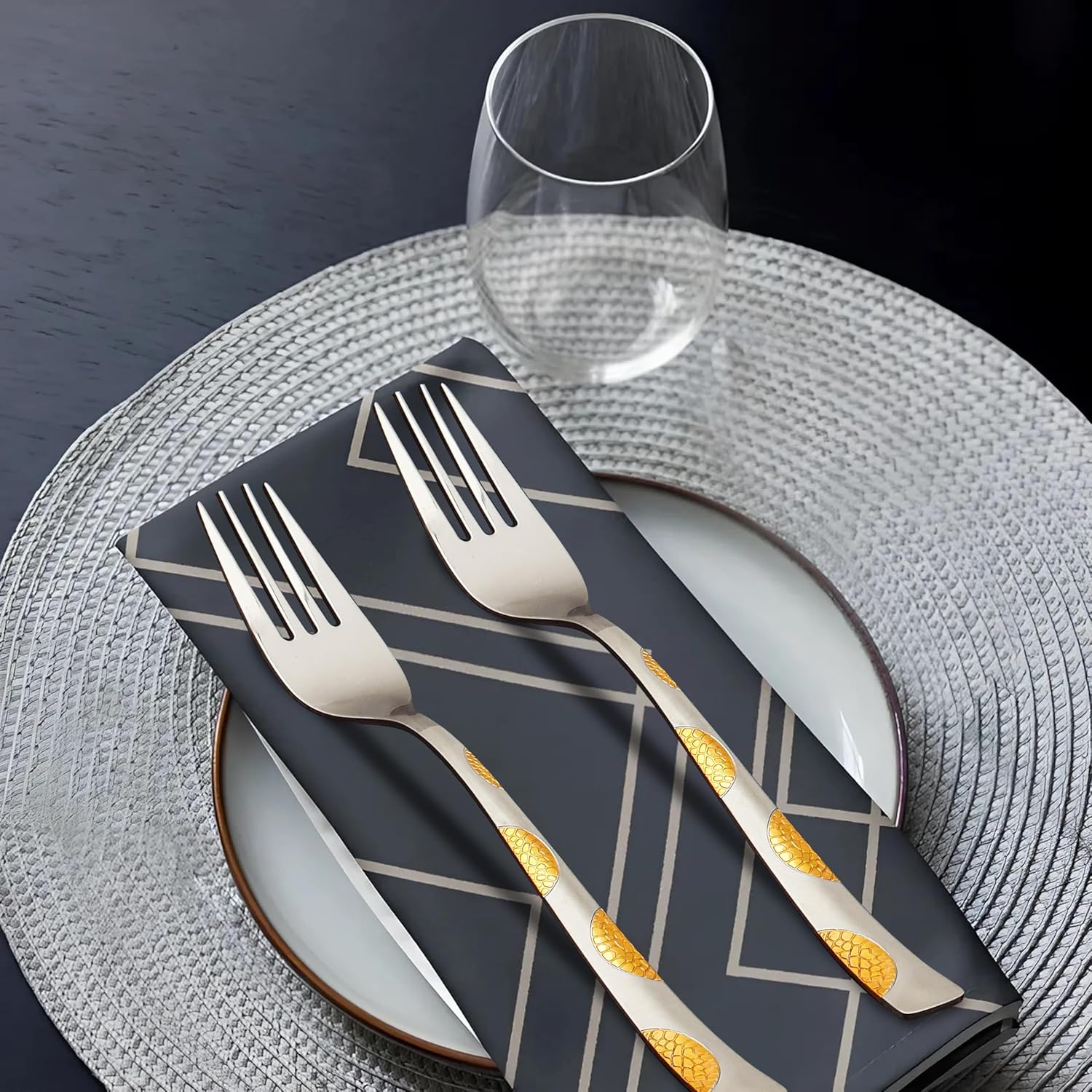 6-Piece Stainless Steel 24K Gold Forks Set, 16 cm | Premium Luxury Dining Cutlery, Moonpress Design, Ideal Gift for Home & Kitchen6PPMNPGOLDBF1 3